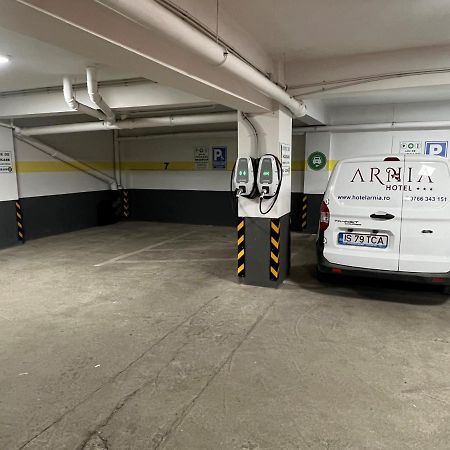 Hotel Arnia ヤシ エクステリア 写真
