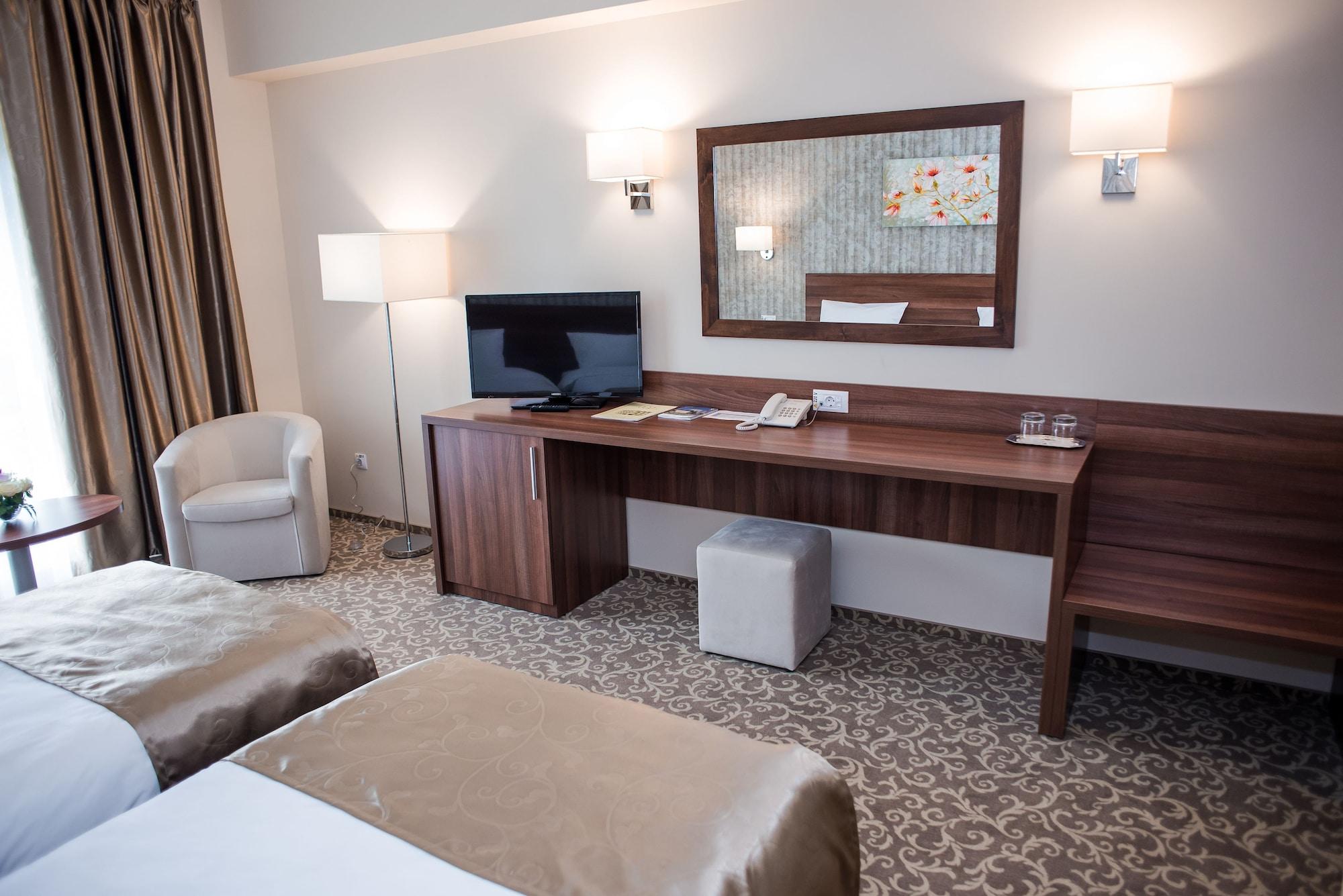 Hotel Arnia ヤシ エクステリア 写真