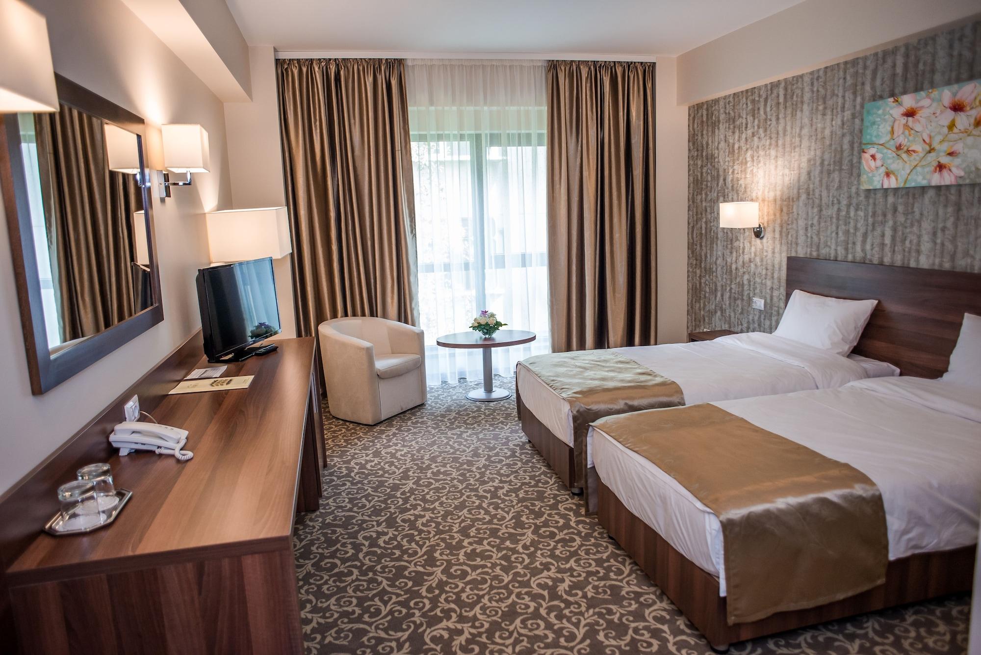 Hotel Arnia ヤシ エクステリア 写真