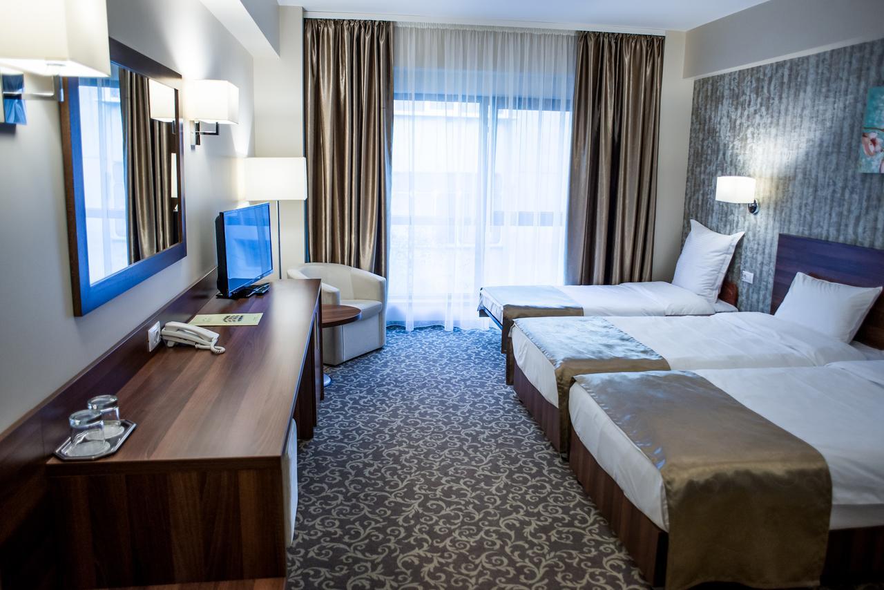 Hotel Arnia ヤシ エクステリア 写真