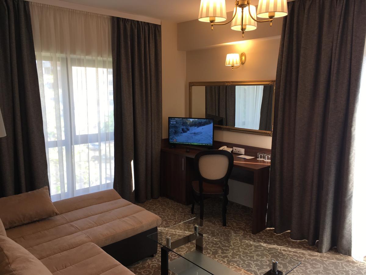Hotel Arnia ヤシ エクステリア 写真