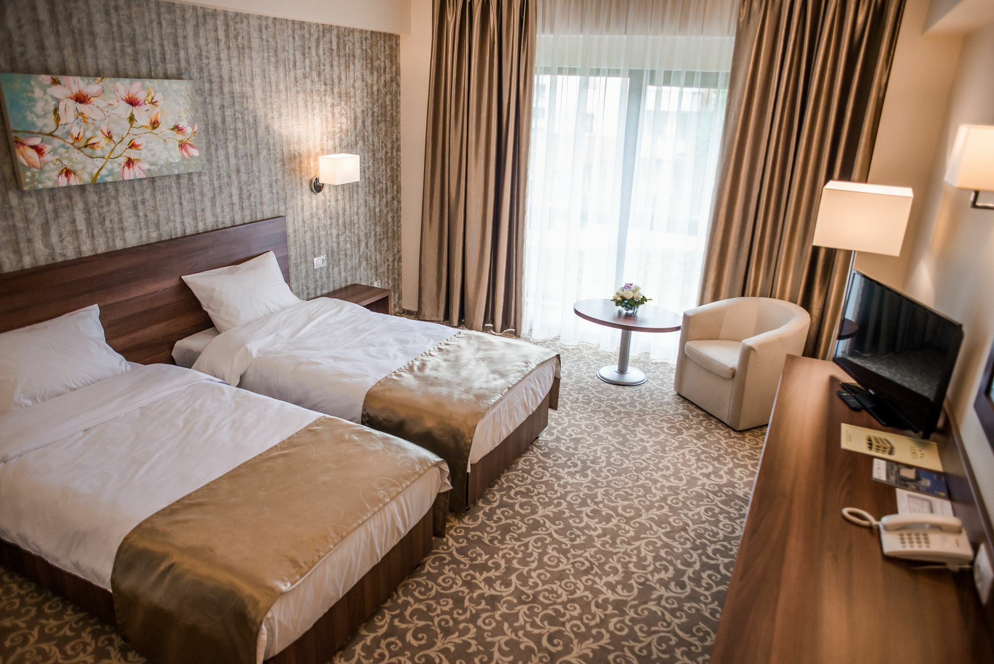 Hotel Arnia ヤシ エクステリア 写真